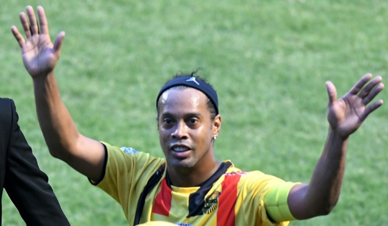 Brésil : L'ex-star du foot Ronaldinho a rejoint le parti républicain brésilien (PRB).