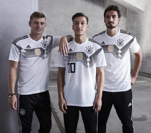 Tous les maillots de la Coupe du monde 2018 (Partie 2) Tous les maillots de la Coupe du monde 2018 (Partie 2)