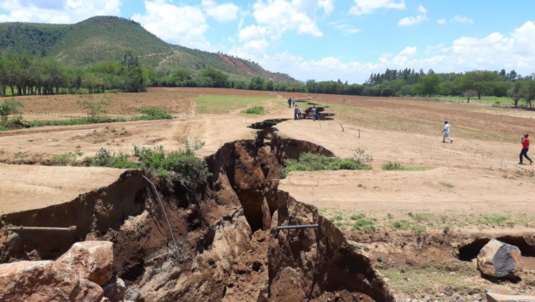 Intempéries et géologie: une route commerciale s'effondre au Kenya
