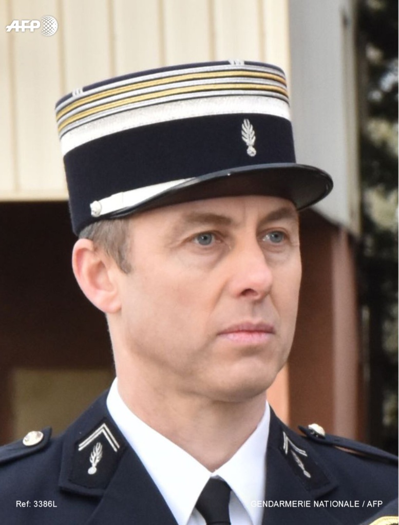 Attaque terroriste de Carcassonne : le gendarme "héros" a succombé à ses blessure Attaque terroriste de Carcassonne : le gendarme "héros" a succombé à ses blessure