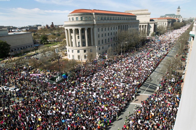 Près d'un demi million d'américains dans les rues de Washington pour marcher contre les armes