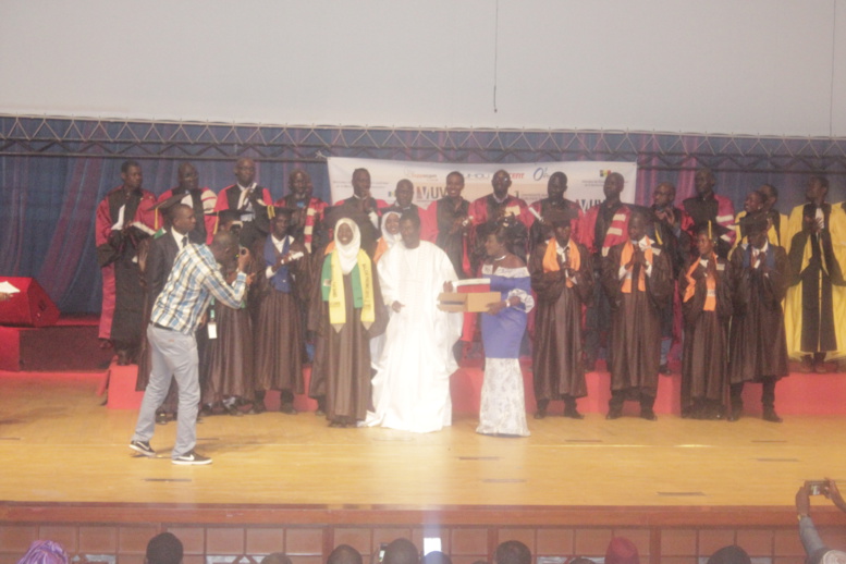 Cérémonie de graduation de l’UVS : Mary Teuw Niane annonce 4 milliards pour la construction de huit ENO. Cérémonie de graduation de l’UVS : Mary Teuw Niane annonce 4 milliards pour la construction de huit ENO.