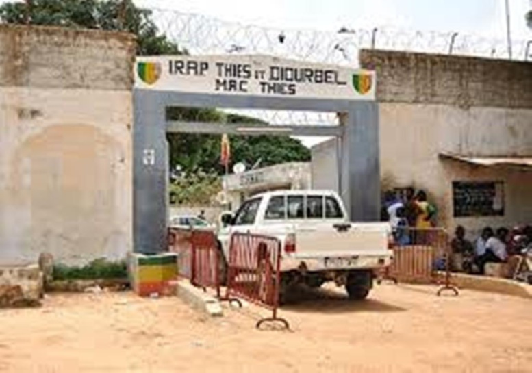 Grève de la faim: Six co-accusés de Cheikh Béthio évacués dont deux dans un état alarmant Grève de la faim: Six co-accusés de Cheikh Béthio évacués dont deux dans un état alarmant