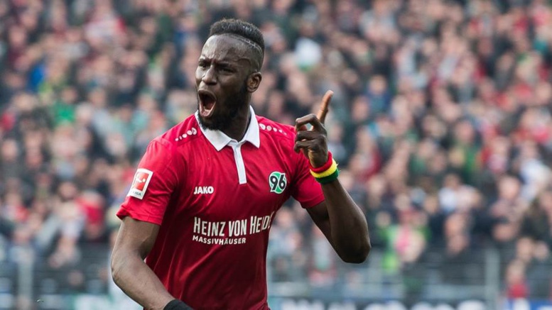 Mercato: Schalke, Dortmund et Tottenham surveillent de près Salif Sané Mercato: Schalke, Dortmund et Tottenham surveillent de près Salif Sané