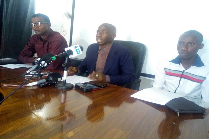 ​Les étudiants orientés dans le privé menacent de battre campagne contre Macky si...