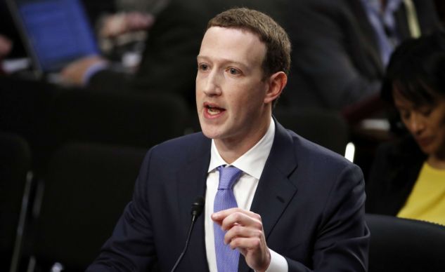 Mark Zuckerberg a demandé pardon pour les "erreurs" de Facebook