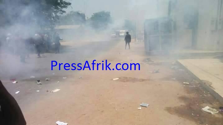 Les images du rassemblement du G6 réprimé par la police à Ziguinchor