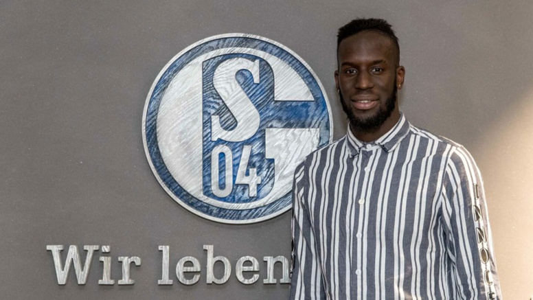 Officiel !!! Salif Sané s'est engagé avec Schalke 04 Officiel !!! Salif Sané s'est engagé avec Schalke 04