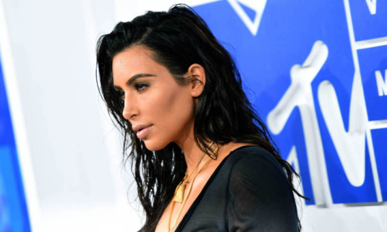  Braquage de Kim Kardashian: un suspect arrêté sur la Côte d'Azur Braquage de Kim Kardashian: un suspect arrêté sur la Côte d'Azur