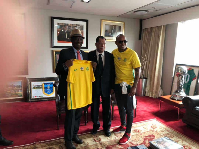 El haj Diouf aux Bafana-bafana :"vous avez mieux joué que le Sénégal, mais..." El haj Diouf aux Bafana-bafana :"vous avez mieux joué que le Sénégal, mais..."