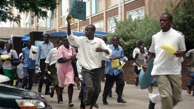 ​Zimbabwe : plus de 10 mille infirmières licenciées