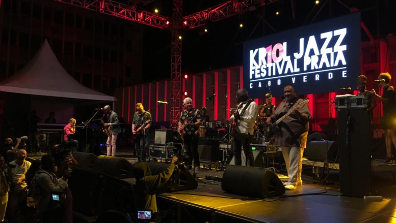 La magie du Kriol Band et la voix de Natiembé clôturent le Kriol Jazz Festival La magie du Kriol Band et la voix de Natiembé clôturent le Kriol Jazz Festival