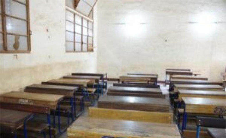 Me Massokhna Kane s'attaque aux enseignants : «un préavis de grève qui dure dans le temps est illégal» Me Massokhna Kane s'attaque aux enseignants : «un préavis de grève qui dure dans le temps est illégal»