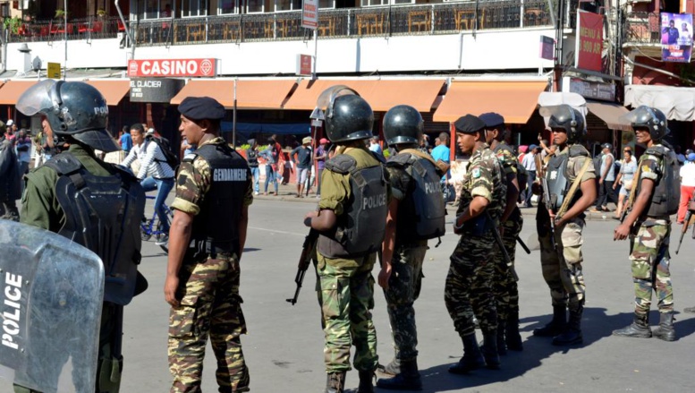 Madagascar: l'opposition durcit son discours