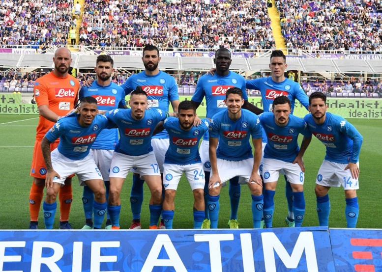 Naples coule devant Fiorentina après l'exclusion de Kalidou Koulibaly Naples coule devant Fiorentina après l'exclusion de Kalidou Koulibaly