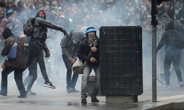 Défilé du 1er mai dans la violence à Paris Défilé du 1er mai dans la violence à Paris