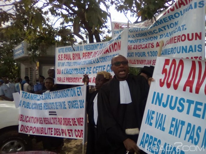 Cameroun: La police interdit une manifestation d'avocats Ã  YaoundÃ©