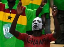 Une prière d'un supporter ghanéen Reuters/Mike Hutchings