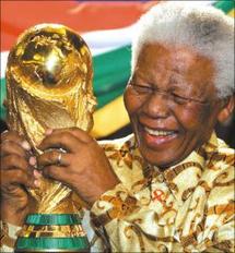Mondial 2010: Mandela apporte son soutien au Ghana