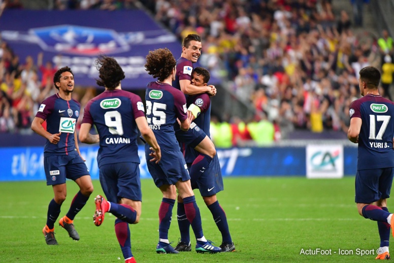 Paris remporte la Coupe de France devant Les Herbiers (2-0)