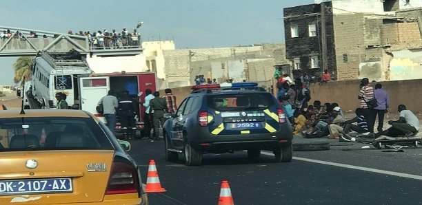Autoroute à péage : un car "Ndiaga Ndiaye" se renverse et...