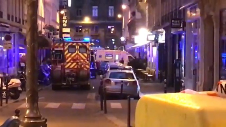 Deux morts dans une attaque au couteau à Paris