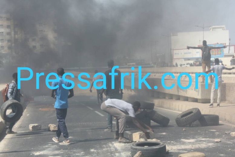 URGENT - Les étudiants de Dakar et Ziguinchor repartent au front URGENT - Les étudiants de Dakar et Ziguinchor repartent au front