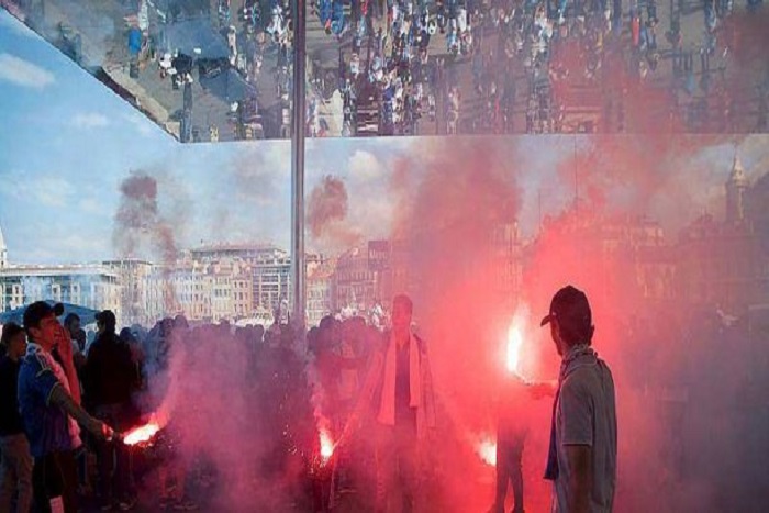 Finale Ligue Europa: foule survoltée, fumigènes, chants… Marseille est en fusion