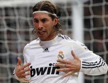 Le défenseur de l'Espagne encourage les enfants du Sénégal à "vivre avec un rêve"