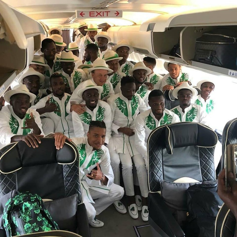 Photos - Les joueurs nigérians et leurs tenues typiquement traditionnelles en Russie Photos - Les joueurs nigérians et leurs tenues typiquement traditionnelles en Russie