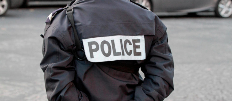 URGENT - Une femme crie «Allah akbar» et agresse deux personne à...