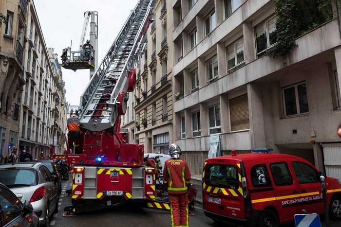 ​Paris : les pompiers évacuent trois habitants d’un immeuble en feu