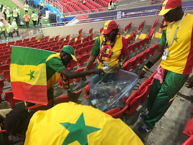 Vidéo - La leçon de civisme des supporters sénégalais au monde après Sénégal-Pologne