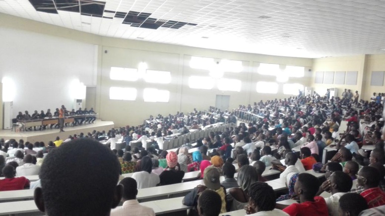 Photo d' l'AG extraordinaire de ce jeudi à l'UGB Photo d' l'AG extraordinaire de ce jeudi à l'UGB