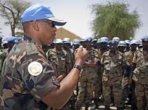 Le général rwandais Patrick Nyamvumba, commandant de la force de la mission des Nations Unies et de l'Union africaine au Darfour (Unamid), à El-Fasher, à l'ouest du Darfour, le 22 juin 2010 . AFP / Unamid / Albert Gonzales Farran