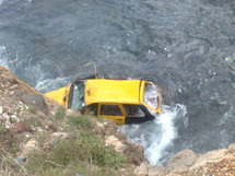 Mystère : Un taxi jeté dans les eaux de la plage à la corniche Ouest