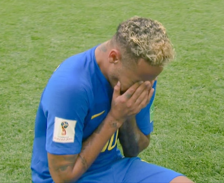 Vidéo - Les larmes de Neymar après la victoire du Brésil Vidéo - Les larmes de Neymar après la victoire du Brésil