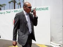 Commentaire: Ces enfantillages communicationnels