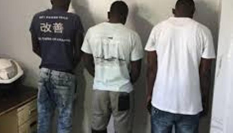 Cambriolage d’une pharmacie à Thiaroye Gare : le cerveau de la bande piégé par sa femme Cambriolage d’une pharmacie à Thiaroye Gare : le cerveau de la bande piégé par sa femme