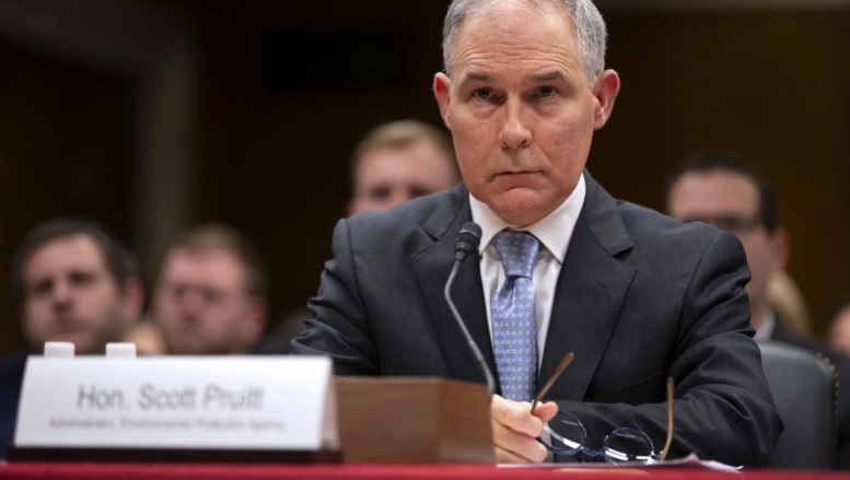 Etats-Unis: acculé par les scandales, le ministre de l'Environnement démissionne Etats-Unis: acculé par les scandales, le ministre de l'Environnement démissionne