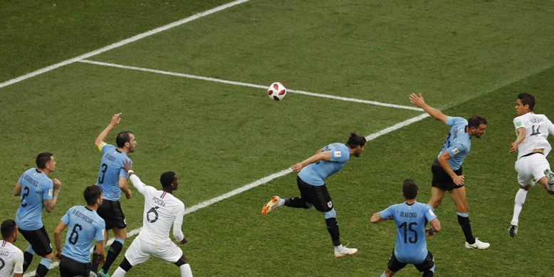 #URUFRA : Raphael Varane donne l'avantage à la France (1-0)