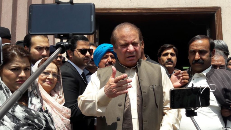 L'ex-Premier ministre pakistanais condamné à 10 ans de prison pour corruption L'ex-Premier ministre pakistanais condamné à 10 ans de prison pour corruption