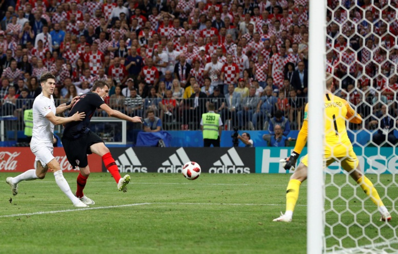 #CROENG : Mandzukic met un pied de la Croatie en finale (2-1) #CROENG : Mandzukic met un pied de la Croatie en finale (2-1)