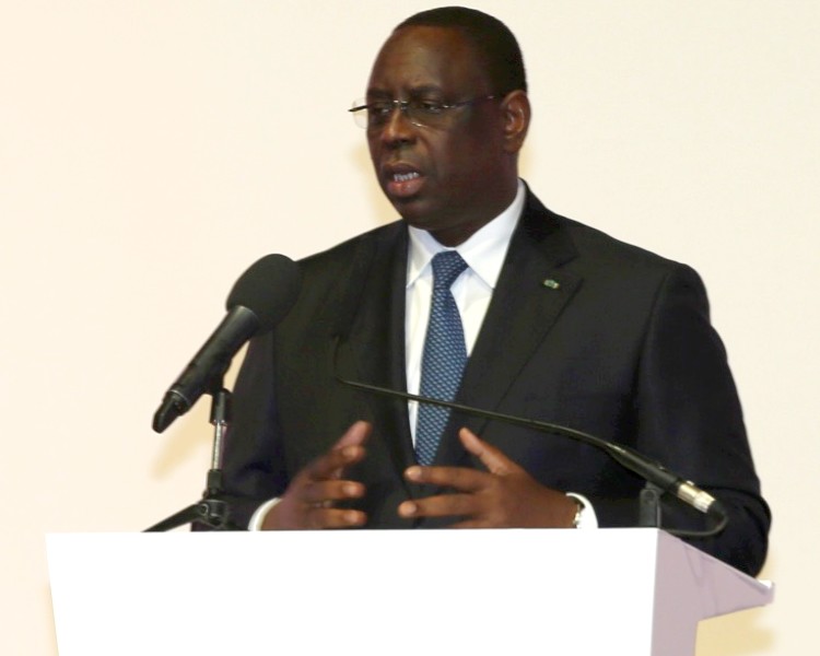 Macky rend hommage à Mandela pour ses 100 ans