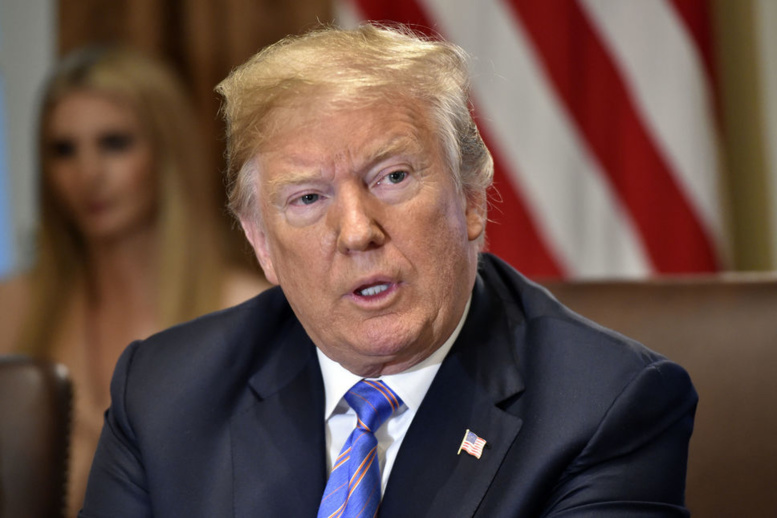 Donald Trump accuse l'UE et la Chine de manipuler leur monnaie Donald Trump accuse l'UE et la Chine de manipuler leur monnaie