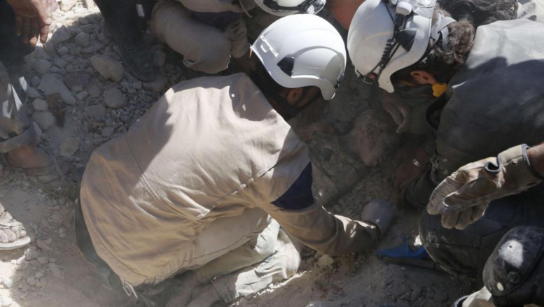 Syrie: 800 casques blancs et leurs familles évacués par Israël