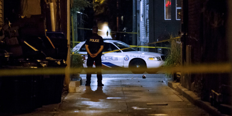 Canada : la fusillade de Toronto a fait deux morts, dont le tireur, et 12 blessés Canada : la fusillade de Toronto a fait deux morts, dont le tireur, et 12 blessés