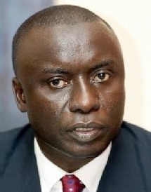 Le politologue Abdoul Aziz Diop descend Idrissa Seck en le traîtant de "pétard mouillé"