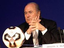 Foot: L'arbitrage-vidéo de nouveau étudié à la Fifa