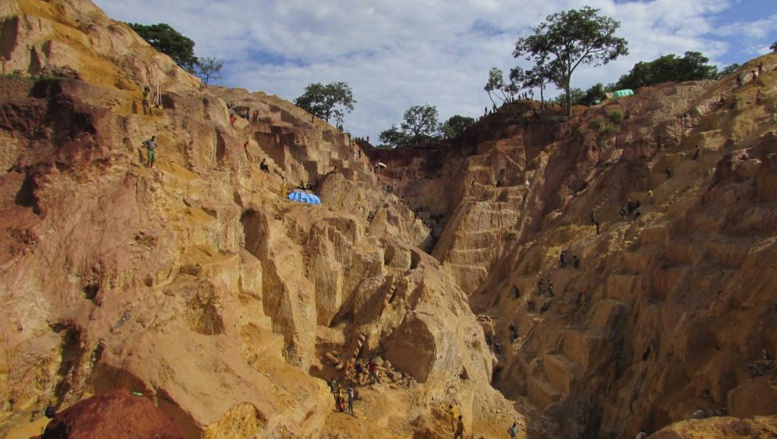 Journalistes tués en RCA: le vol crapuleux, première piste évoquée Journalistes tués en RCA: le vol crapuleux, première piste évoquée